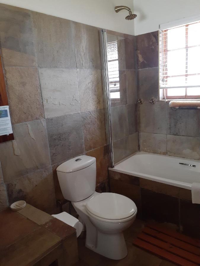 Sandstone Chameleon Guest House Фурисбург Экстерьер фото