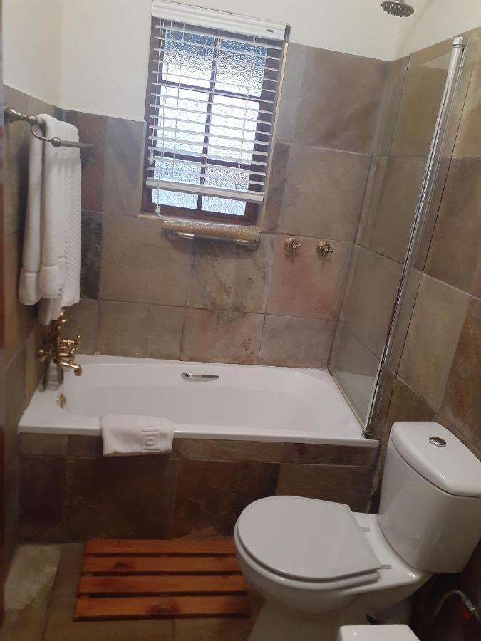 Sandstone Chameleon Guest House Фурисбург Экстерьер фото