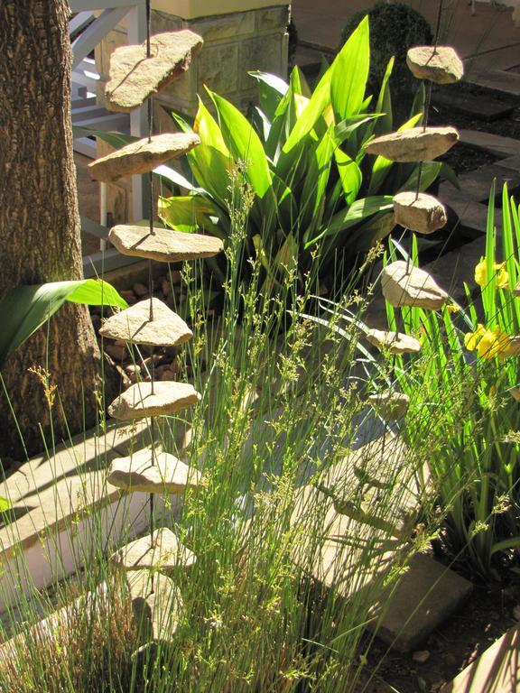 Sandstone Chameleon Guest House Фурисбург Экстерьер фото